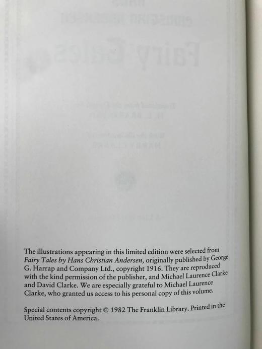 限量版！安徒生童话 配多幅插图 豪华皮装18开 商品图3