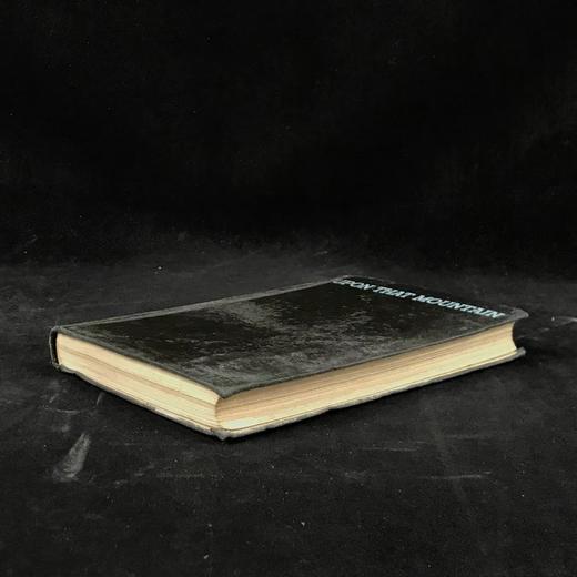 1943年 艾瑞克·希普顿《在山岗上》 约30余幅插图 漆布精装32开 商品图1