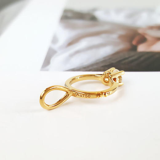 【二手95新】Harry Winston海瑞温斯顿18K黄金Charms HW Logo钻石戒指吊坠现售价：8500！特价300424TJ31 商品图5