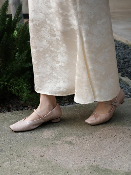 盛唐婧 |纯手工全皮一字扣小粗跟单鞋-粉色(特殊商品不退不换) 商品图3