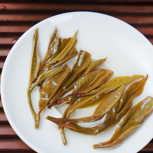 【新酒房】2023年头春口粮茶  纯天然的甜！每饼净含量200克，5饼/提 商品图3