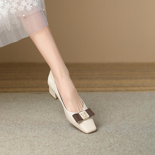 品质好货 | Safiya/索菲娅2024春方头粗跟复古优雅浅口单鞋 SF41111705 商品图3