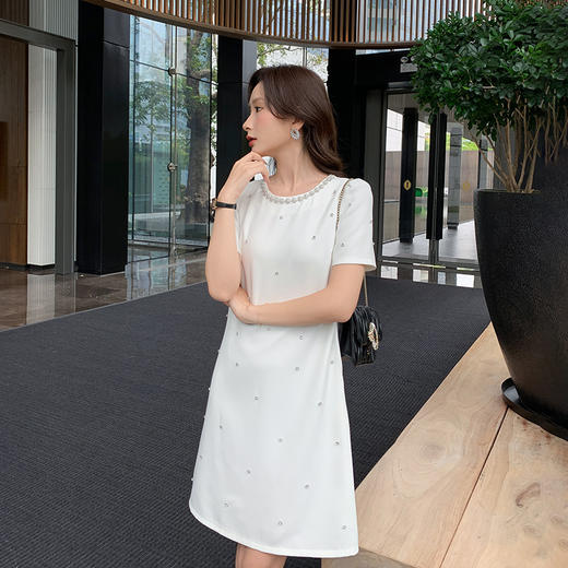 【清仓超15天不保价】[奢姿轻奢系列]珠链圆领连衣裙大码女装夏季新款胖妹妹钉钻裙子8942826343【1】 商品图1