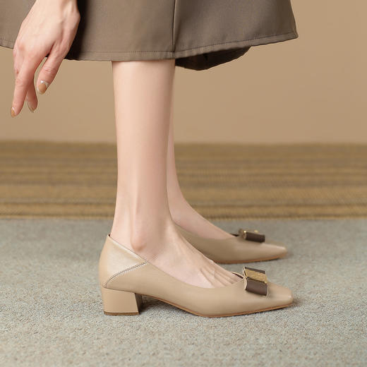 品质好货 | Safiya/索菲娅2024春方头粗跟复古优雅浅口单鞋 SF41111705 商品图6