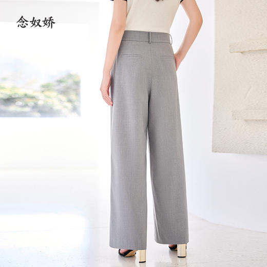 【商场同款】CNT4350 “ 灰色直筒裤 ” 经典而中性的色调 大气飒美 捏梗设计让腿部看起来更加笔直 面料轻薄舒适 商品图7