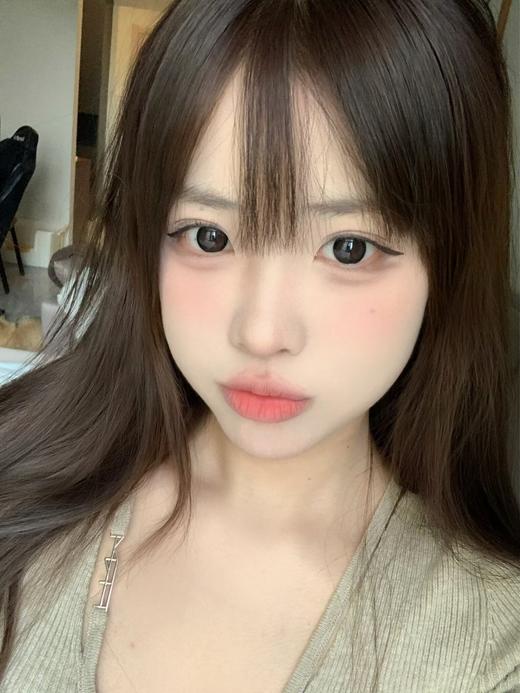 Con4u旗下 日抛· Gogo笨蛋小狗· 14.5mm白狮参考着色中大直径 十片装 商品图5