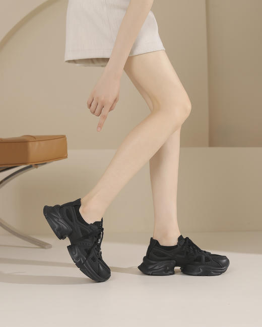 westory春季新款休闲厚底轻便舒适圆头百搭老爹鞋板S24CM74251 商品图5