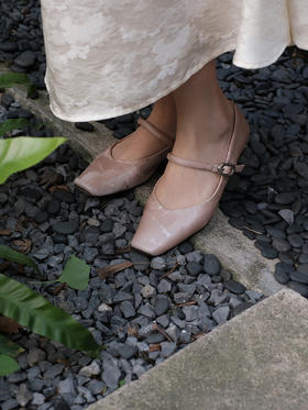 盛唐婧 |纯手工全皮一字扣小粗跟单鞋-粉色(特殊商品不退不换)