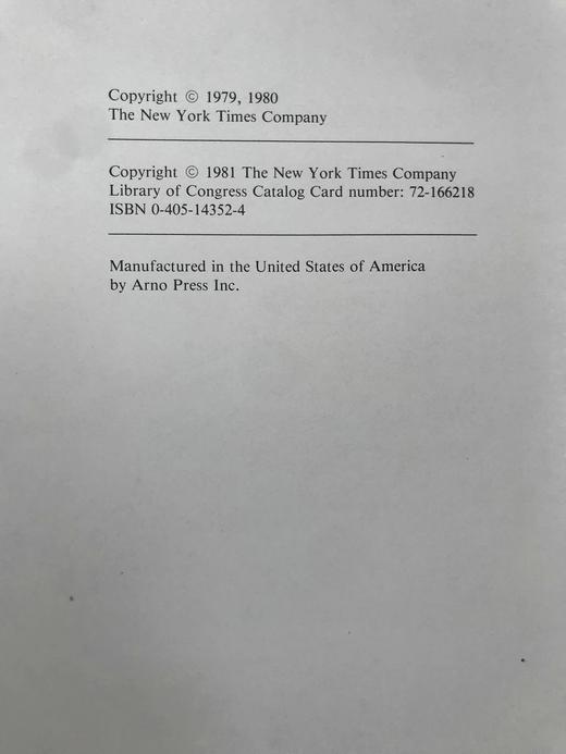 《纽约时报》剧场评论集 数百幅插图 精装大16开 商品图3