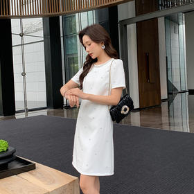 【清仓超15天不保价】[奢姿轻奢系列]珠链圆领连衣裙大码女装夏季新款胖妹妹钉钻裙子8942826343【1】