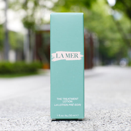 【海蓝之谜限定礼盒】LA MER/海蓝之谜浓缩修护精华 绿眼霜15ml 赠海蓝之谜精萃水30ml*2支 带盒（赠礼盒礼袋） 商品图6