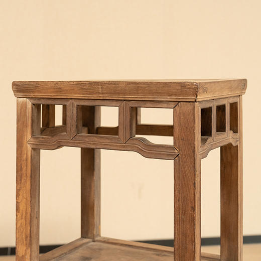 清 柞榛木罗锅枨矮栳带屉花几（一对） 商品图1