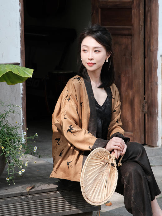 盛唐婧 |真丝香云纱双燕齐飞烟管裤 商品图4