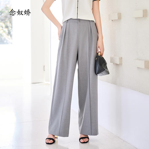 【商场同款】CNT4350 “ 灰色直筒裤 ” 经典而中性的色调 大气飒美 捏梗设计让腿部看起来更加笔直 面料轻薄舒适 商品图6