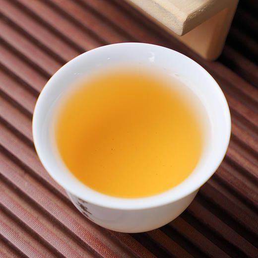 【新酒房】2023年头春口粮茶  纯天然的甜！每饼净含量200克，5饼/提 商品图1