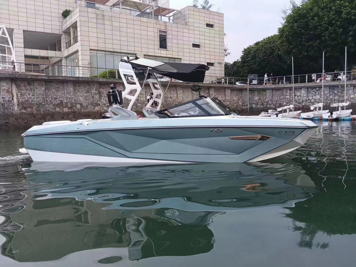 拿铁23尺 尾波冲浪艇