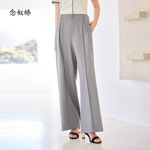 【商场同款】CNT4350 “ 灰色直筒裤 ” 经典而中性的色调 大气飒美 捏梗设计让腿部看起来更加笔直 面料轻薄舒适 商品图0