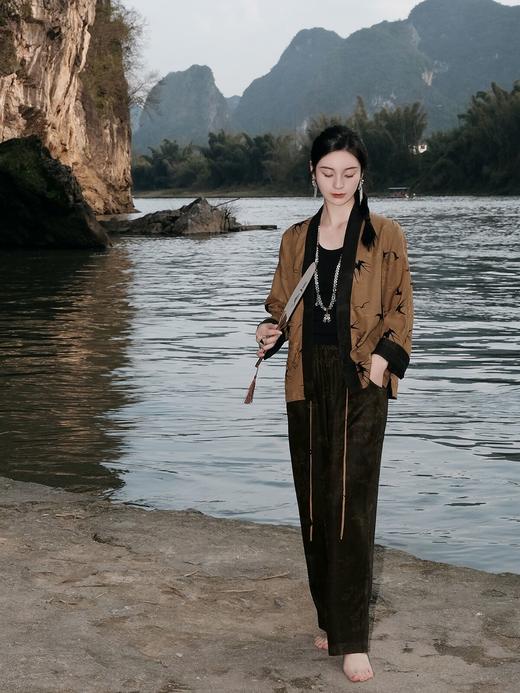 盛唐婧 |真丝香云纱双燕齐飞烟管裤 商品图0