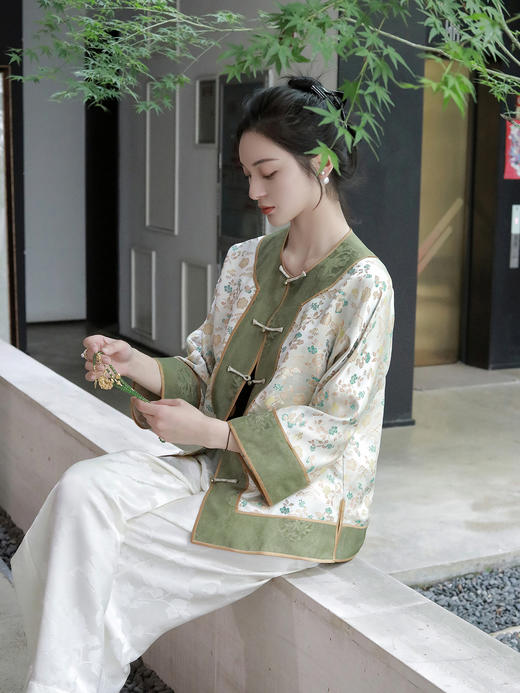 盛唐婧 |重缎真丝宋锦云松纹对襟外套 商品图9