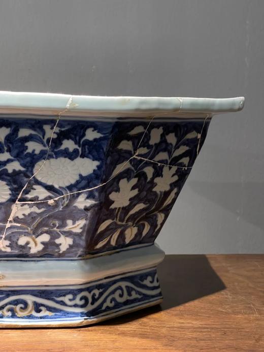 刷蓝地拔白刻花八方大盆，顺丰包邮 商品图4