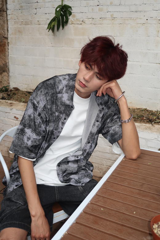 W422125301满印休闲短袖衬衫外套 商品图4