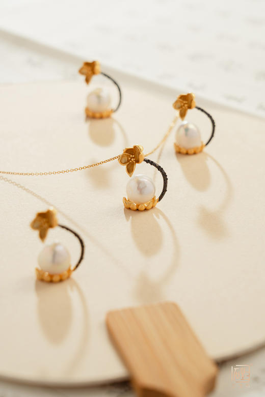一枝莲-天然巴洛克珍珠项链 商品图0
