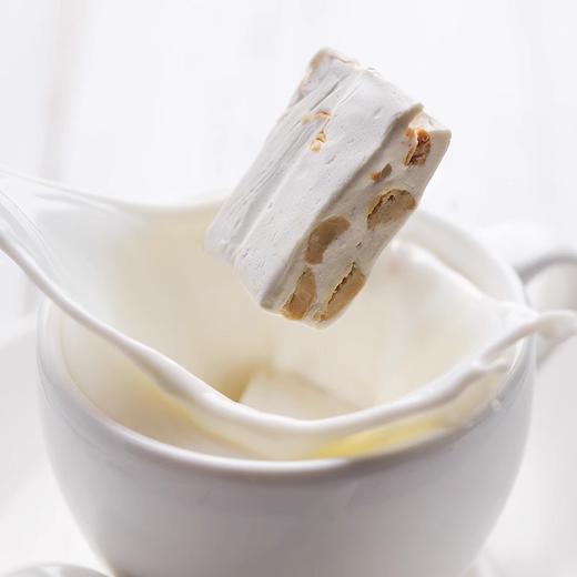 俄罗斯阿孔特电车牛轧糖500g原花生牛轧糖休闲糖果零食牛奶糖 商品图1