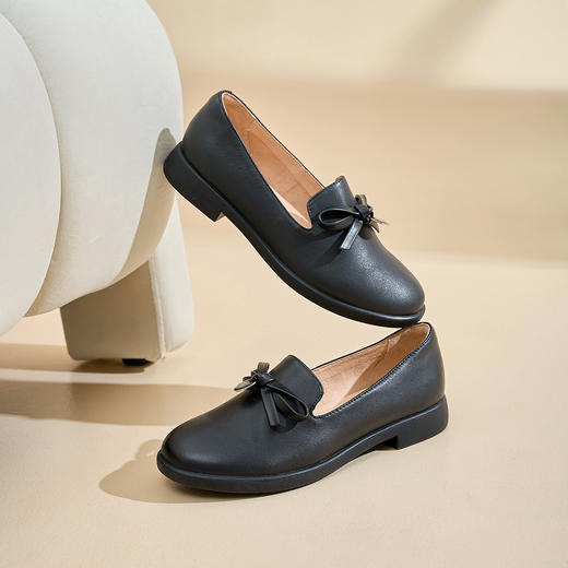 Safiya/索菲娅2024新品 英伦风低跟百搭圆头蝴蝶结软底复古单鞋 SF43111403 商品图9