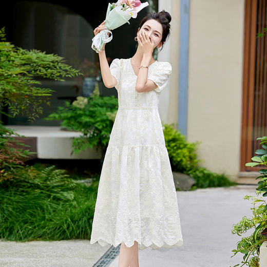 白色蕾丝连衣裙，复古气质温柔收腰长裙HR-QIXFS2429L 商品图3