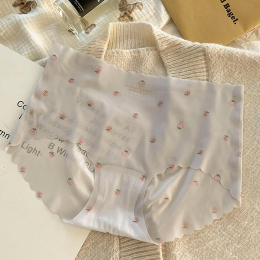 【3条装！冰爽裸感3D面膜裤】冰丝无痕内裤女草莓少女性感蜜桃臀包臀薄三角裤大码速干三角裤女 商品图8