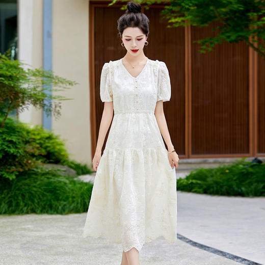 白色蕾丝连衣裙，复古气质温柔收腰长裙HR-QIXFS2429L 商品图1
