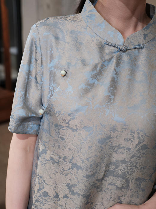 盛唐婧 |提花真丝缎斜襟长上衣 商品图3