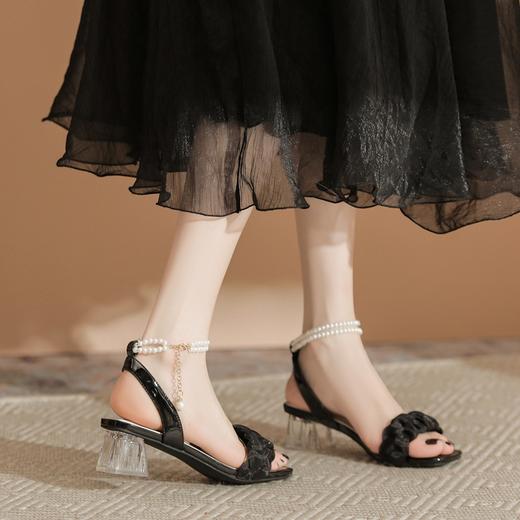 ZHR则则透明水晶粗跟凉鞋2024春夏款一字带法式珍珠高跟鞋配裙子 商品图1