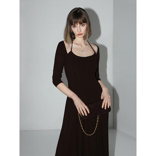 COCOBELLA设计感肩带立裁法式挂脖连衣裙气质针织长裙FR7002 商品图3