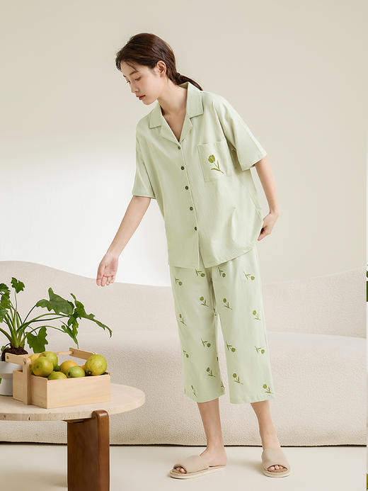 康妮雅女式短袖袖中裤开襟套装 商品图4