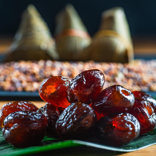 2024山界香粽•心粽礼盒【黄柏蜂蜜甜枣粽*2 黄柏腊味竹笋粽*2 黄柏腊味红豆粽*2 斜源土鸭蛋黄粽*2】腊味混合着糯米的香气  腊香四溢 四种主题口味麻辣鲜香 110g*8个 端午送礼 企业定制 商品图5