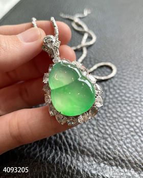 玻璃种木那飘翠葫芦吊坠【4093205】具体价格微信咨询