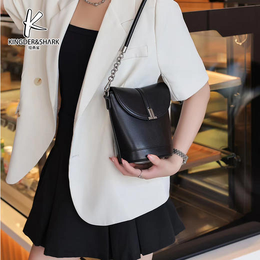 经典鲨2024年夏季新款纯色单肩水桶包斜跨包KGB53-D293531 商品图0