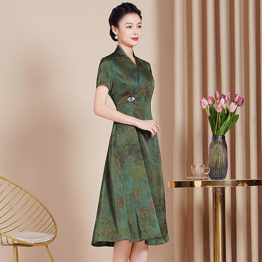 上海旗袍厂改良版墨绿色旗袍女2024新款夏季中长款日常可穿修身新中式连衣裙 商品图3