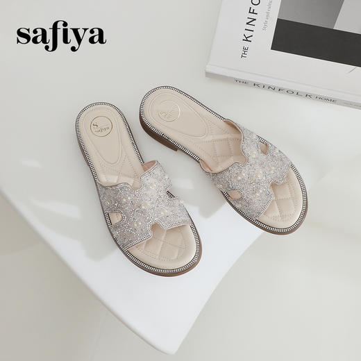 Safiya/索菲娅2024夏小香风露趾软底外穿仙女珍珠平底一字拖鞋 SF42110419 商品图0