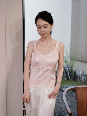 盛唐婧 |桑蚕丝提花修身美背-粉色