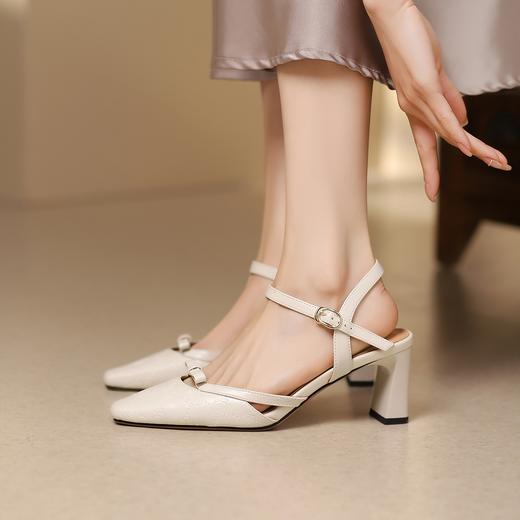 【单鞋】复古压花一字带真皮凉鞋女夏不掉跟法式小方头6.5CM 商品图5