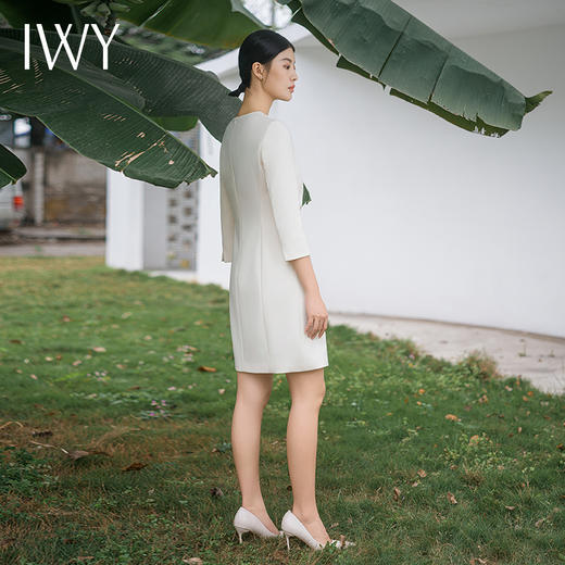 IWY/春夏杏色连衣裙女气质圆领西装裙商务通勤正装美容院工装Q14257 商品图4