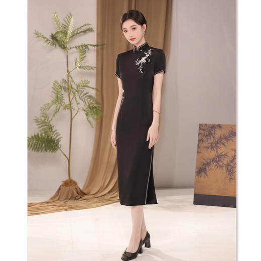 纯色仿醋酸绣花，长款短袖旗袍GX-27547 商品图2