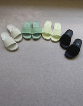 少 速来 哈！情侣段 小露 Restfeel 微绒的一体式鞋面 橡胶底 拖鞋 4色入