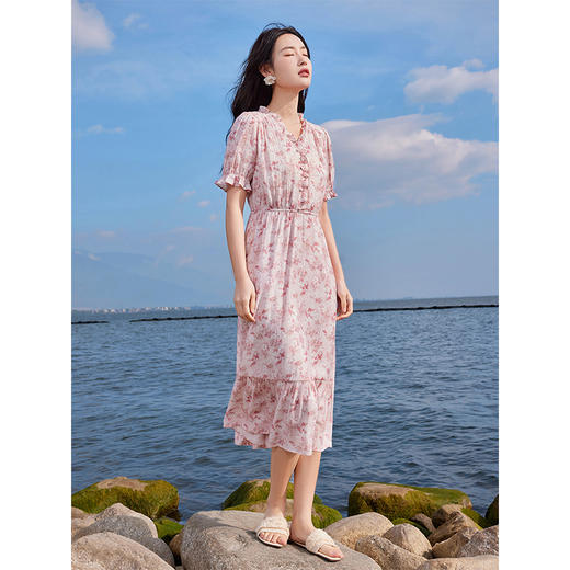 【专属特价】熙世界裙子夏季女2025新款法式V领泡泡袖荷叶边a字碎花连衣裙绝美 商品图4