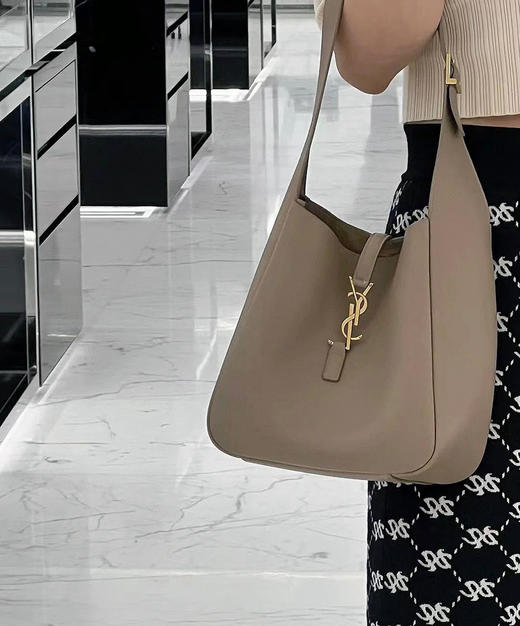 新颜色奶茶色🥤
升级到你们满意为止 
升级的hobo终于出货 商品图0