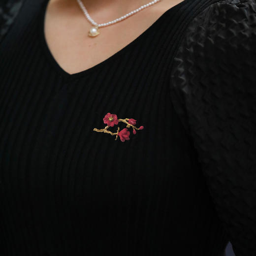 五峰红花玉兰胸针 商品图3