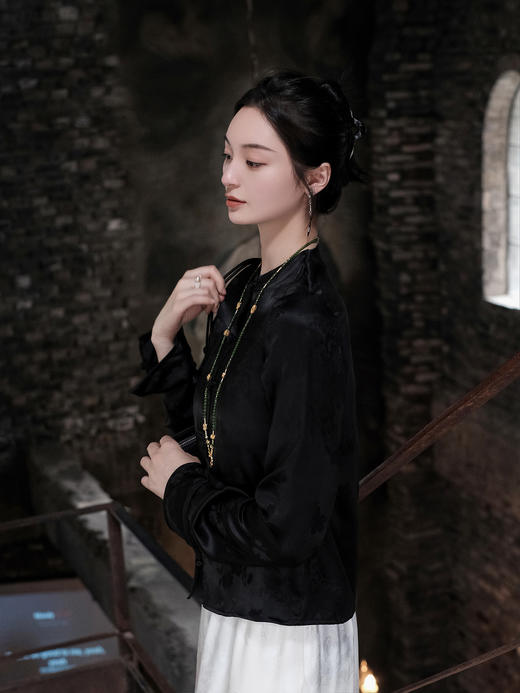 微瑕秒杀 |盛唐牡丹 |花香引蝶真丝对襟上衣[特价品](特殊商品不退不换) 商品图5