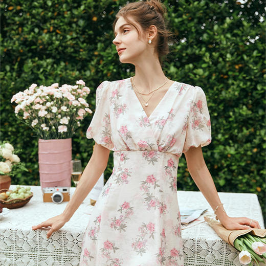 OLrain欧芮儿法式V领连衣裙女夏季2024年新款茶歇泡泡袖碎花长裙 商品图1